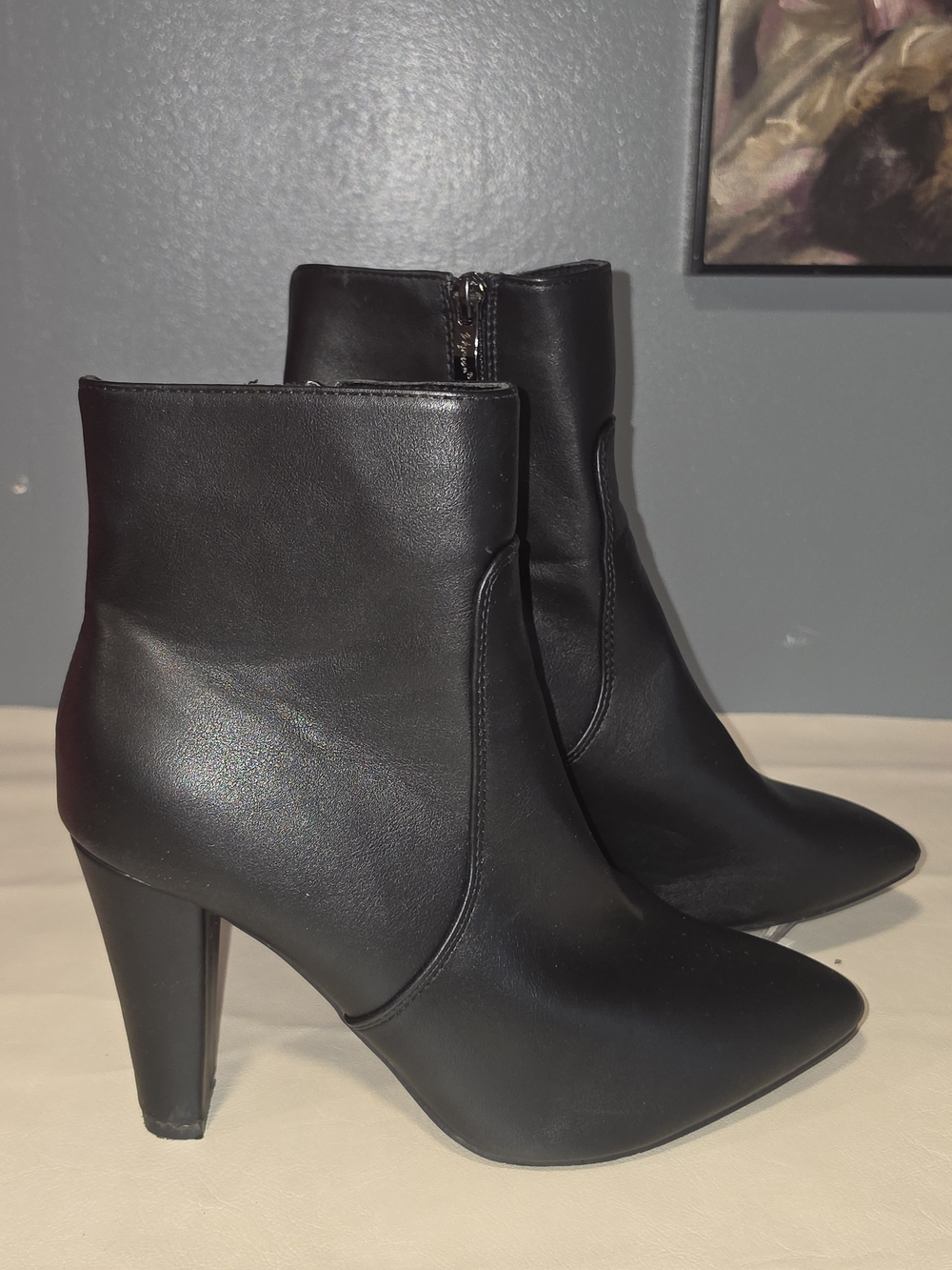 Vepose New York Women's Black Pointed-Toe Heeled Ankle Boots Women's Size 7.5